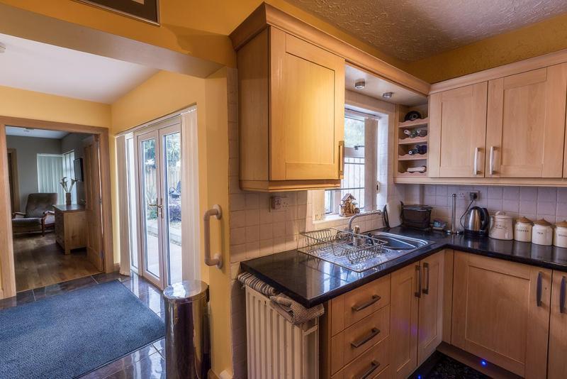 Spacious 4 Bedroom Home - 5 Min Walk To Town Enniskillen Zewnętrze zdjęcie