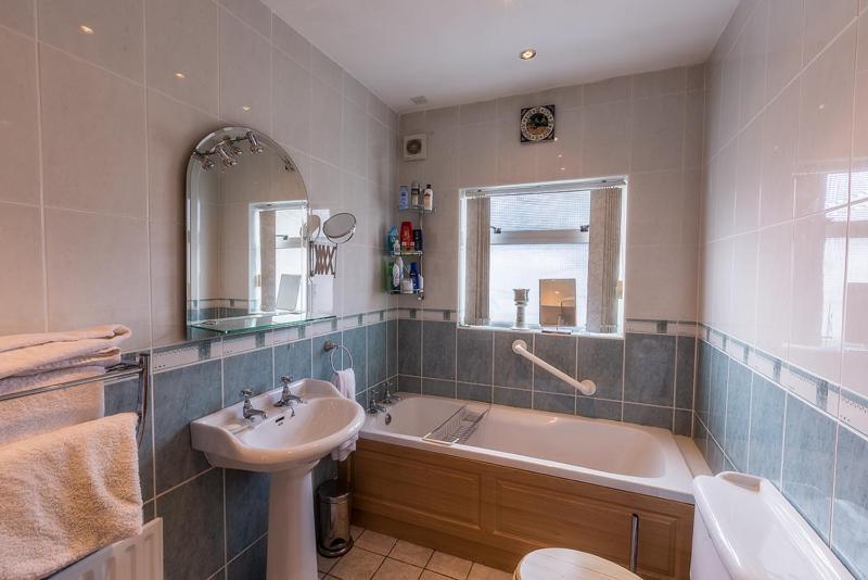 Spacious 4 Bedroom Home - 5 Min Walk To Town Enniskillen Zewnętrze zdjęcie