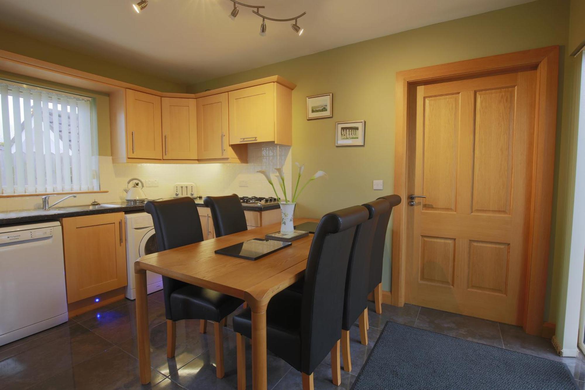 Spacious 4 Bedroom Home - 5 Min Walk To Town Enniskillen Zewnętrze zdjęcie
